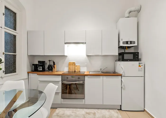 Roomy 2br - U6 Metro Nearby * Viyana