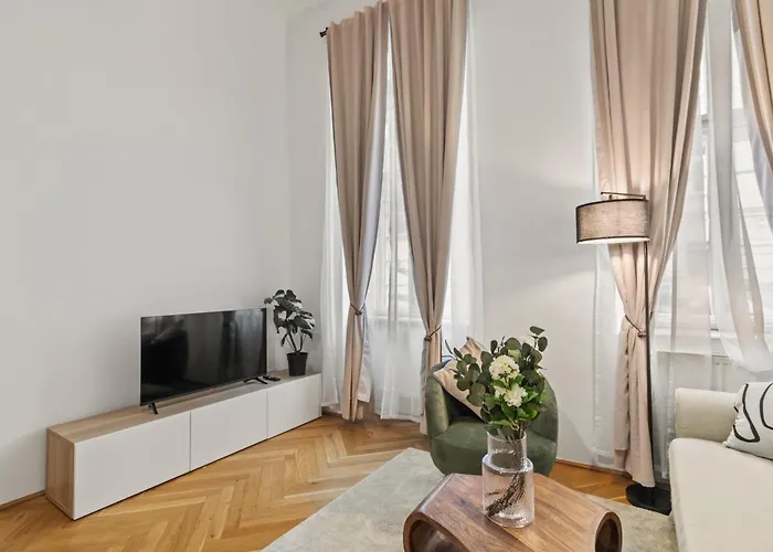 Roomy 2br - U6 Metro Nearby