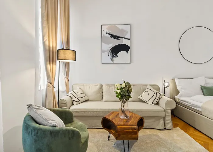 Roomy 2br - U6 Metro Nearby Daire Viyana