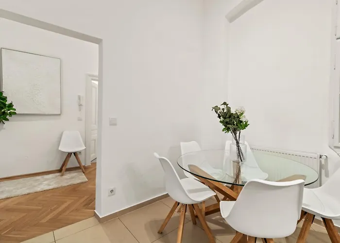 Roomy 2br - U6 Metro Nearby Viyana