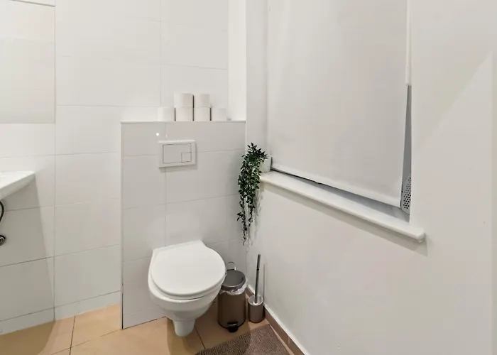 Daire Roomy 2br - U6 Metro Nearby *