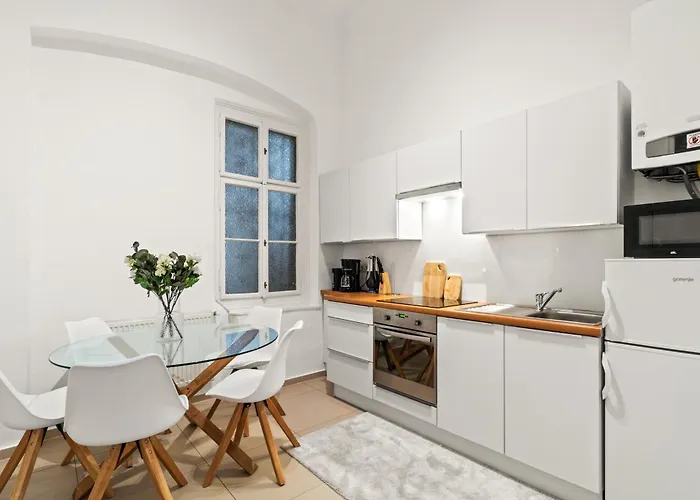 Roomy 2br - U6 Metro Nearby