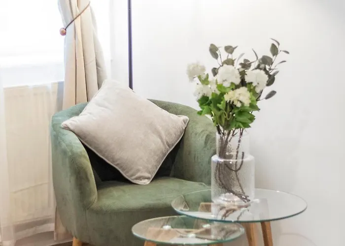 Daire Roomy 2br - U6 Metro Nearby *