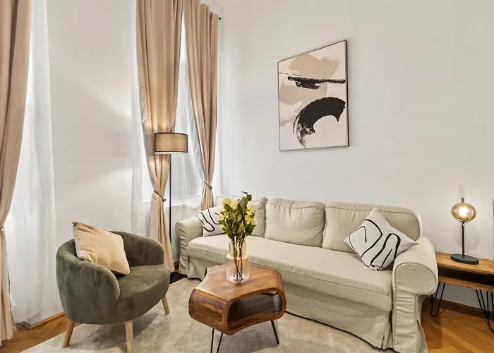 Roomy 2br - U6 Metro Nearby Daire