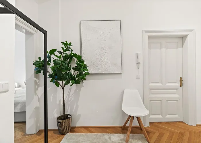 Roomy 2br - U6 Metro Nearby * Viyana